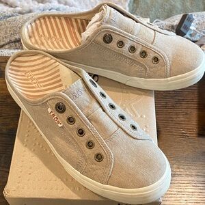 Taos EZ Soul Beige Slip-On Mule Sneakers